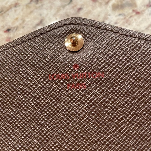 *SOLD* Louis Vuitton Sarah Wallet Damier Ebene - Picture 12 of 16